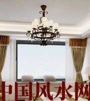 北京卧室镜面吊顶影响夫妻财运？